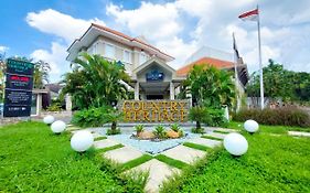 Country Heritage Resort Hotel Surabaya